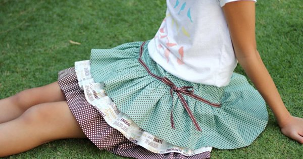 Vestido infantil feito em crochê com saia de babados Parte 3 