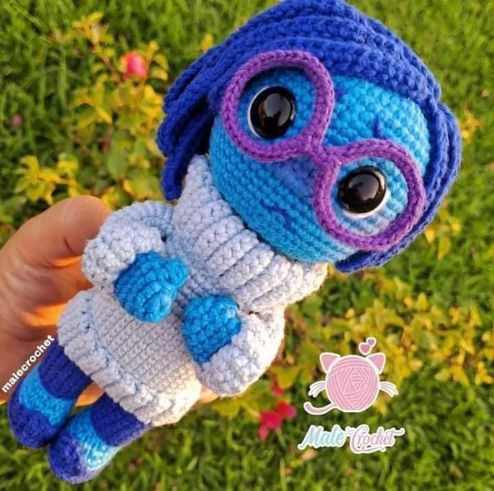 tristeza divertidamente amigurumi